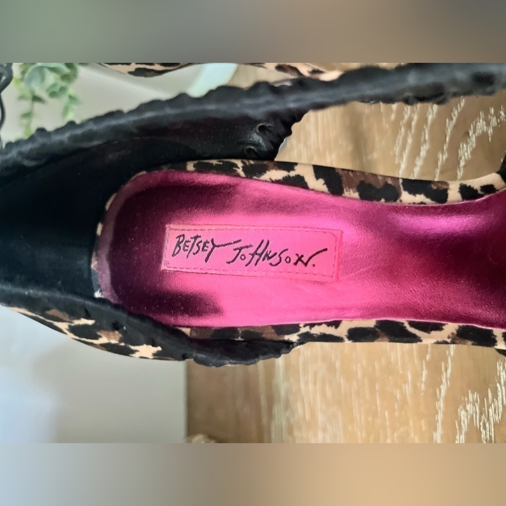 🖤 GORGEOUS! Mob wife leopard print, open toe heels-beautiful detail-see video🎥 - Picture 7 of 12